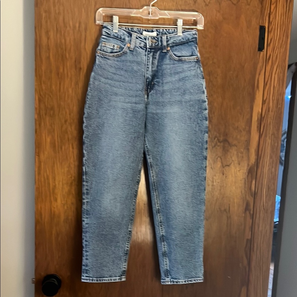 H&M Light Wash Women's Blue High-Waisted Jeans